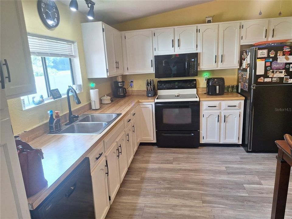 En Venta: $234,500 (3 camas, 2 baños, 1312 Pies cuadrados)