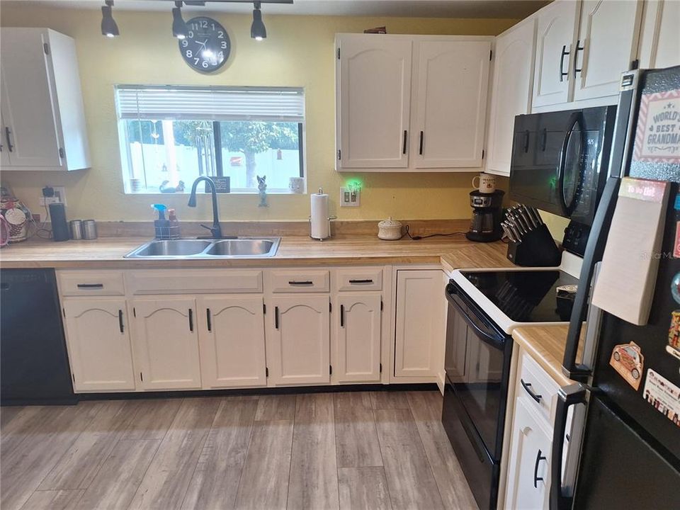 En Venta: $234,500 (3 camas, 2 baños, 1312 Pies cuadrados)