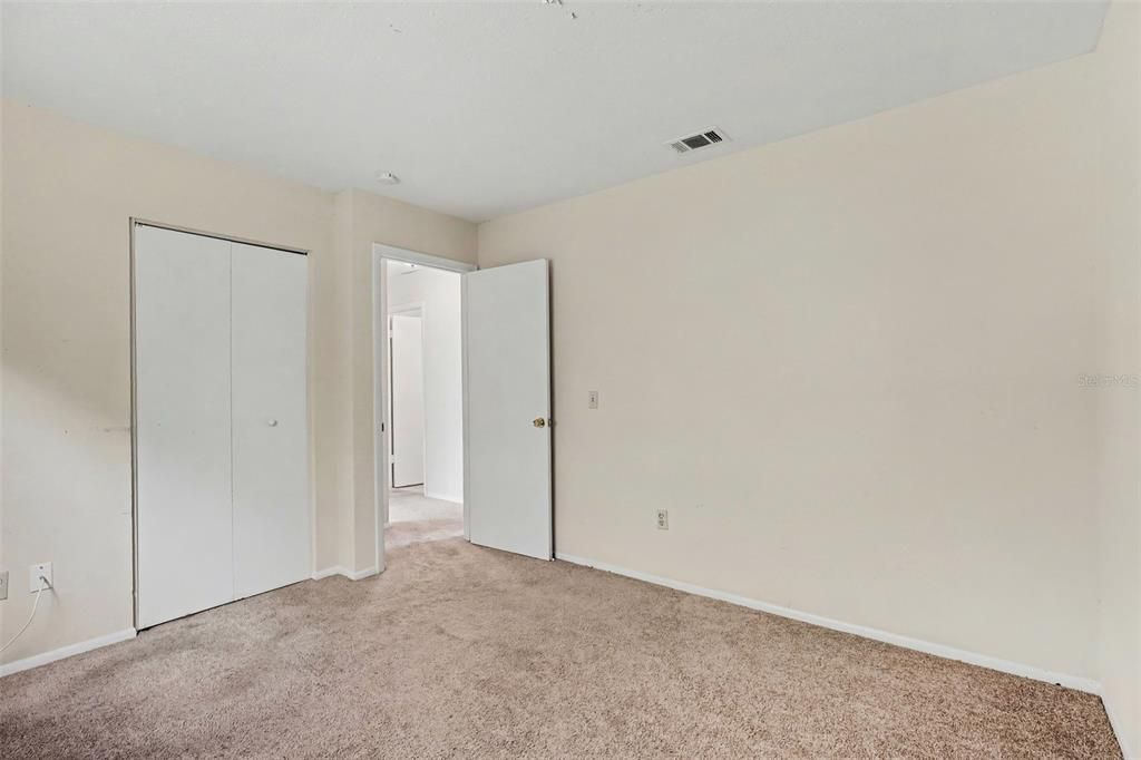 For Sale: $215,000 (3 beds, 1 baths, 912 Square Feet)