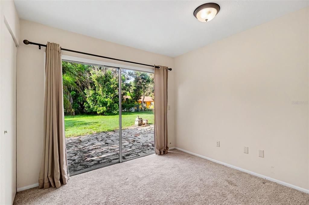For Sale: $215,000 (3 beds, 1 baths, 912 Square Feet)