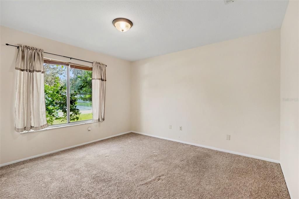 For Sale: $215,000 (3 beds, 1 baths, 912 Square Feet)