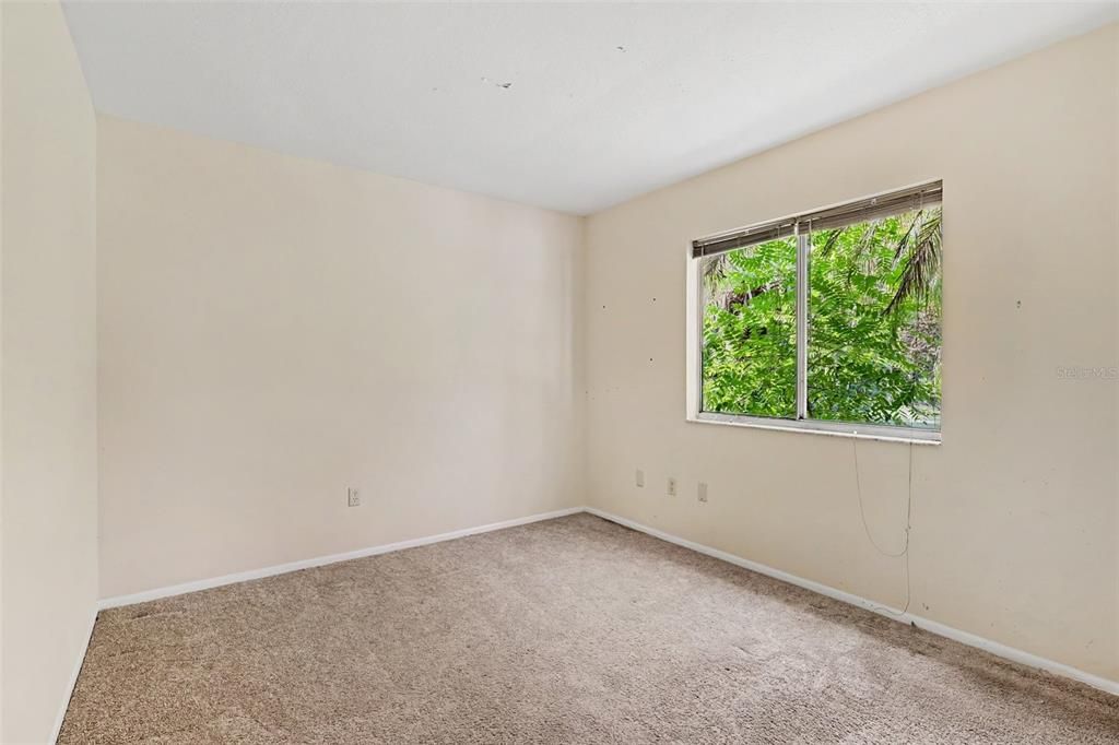 For Sale: $215,000 (3 beds, 1 baths, 912 Square Feet)