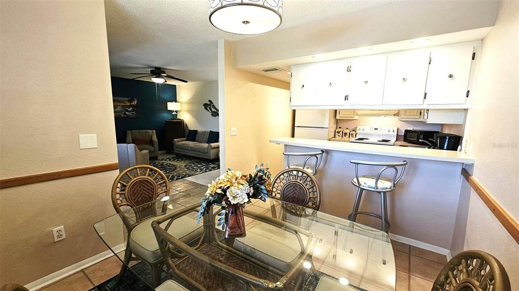 В аренду: $2,800 (2 спален, 2 ванн, 993 Квадратных фут)