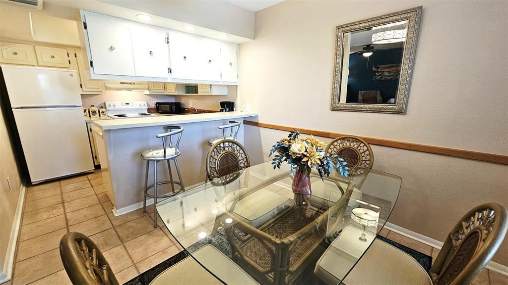 В аренду: $2,800 (2 спален, 2 ванн, 993 Квадратных фут)