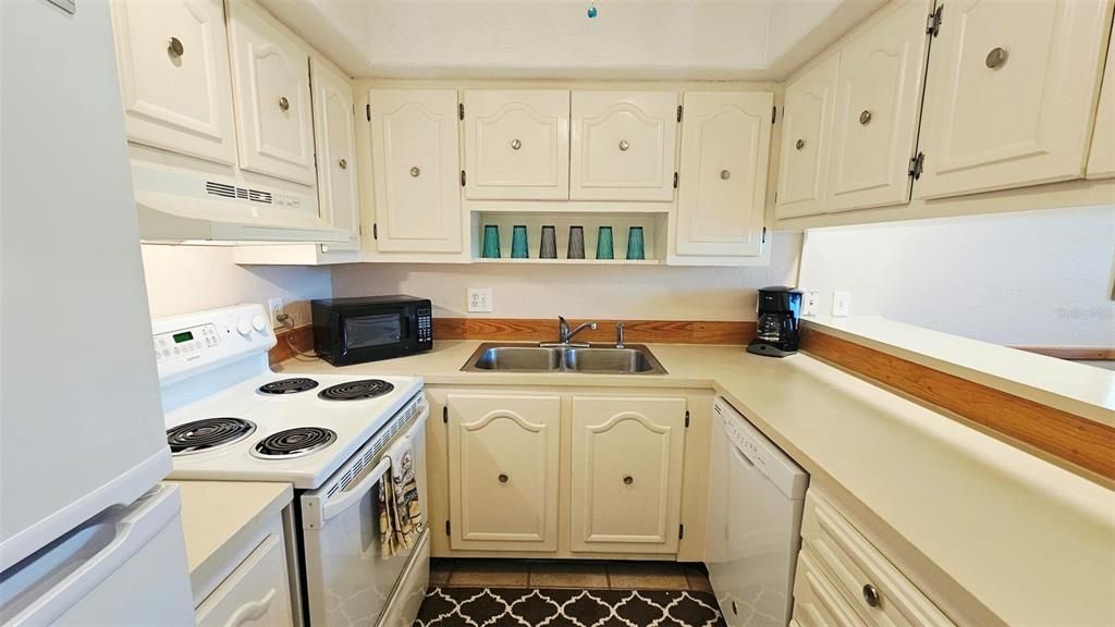 В аренду: $2,800 (2 спален, 2 ванн, 993 Квадратных фут)