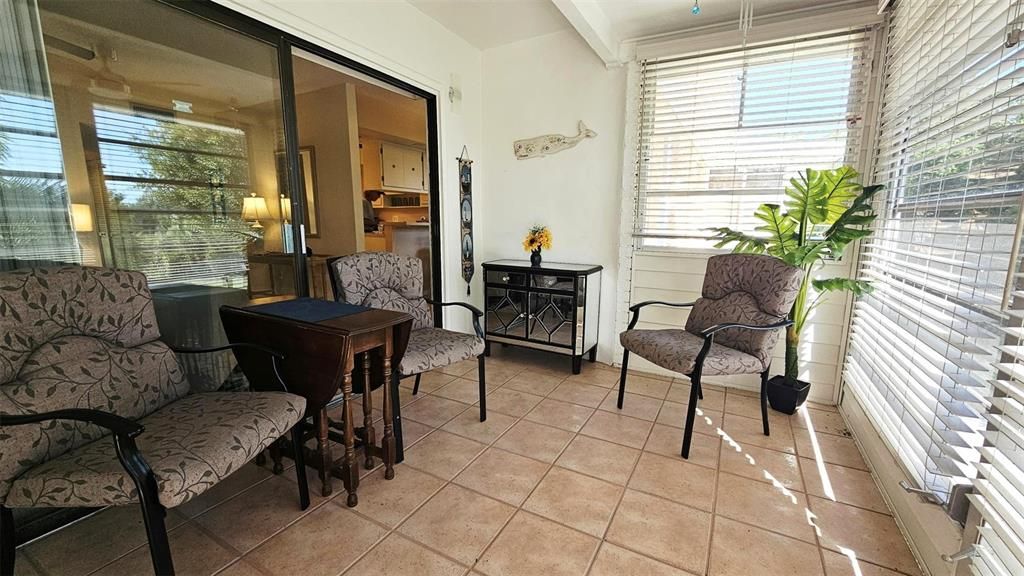 В аренду: $2,800 (2 спален, 2 ванн, 993 Квадратных фут)