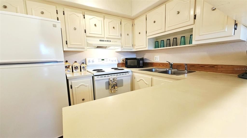 В аренду: $2,800 (2 спален, 2 ванн, 993 Квадратных фут)