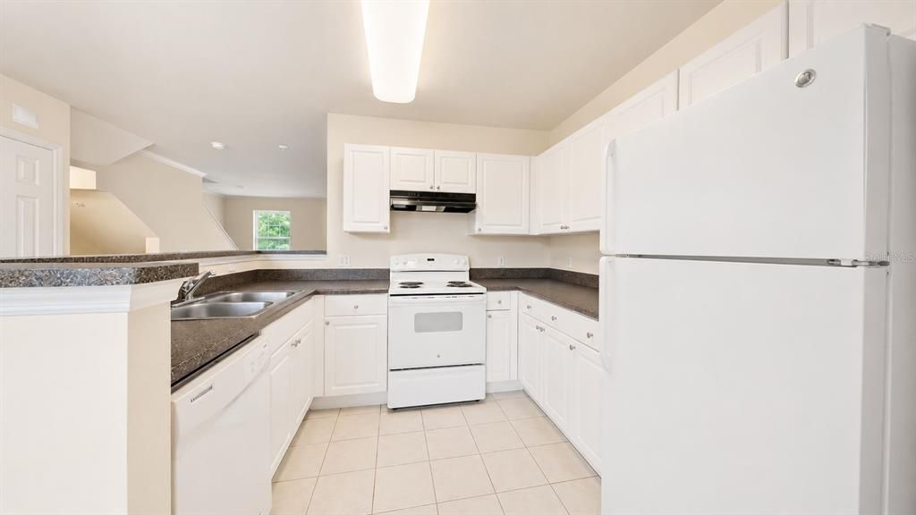 В аренду: $2,695 (3 спален, 2 ванн, 1640 Квадратных фут)