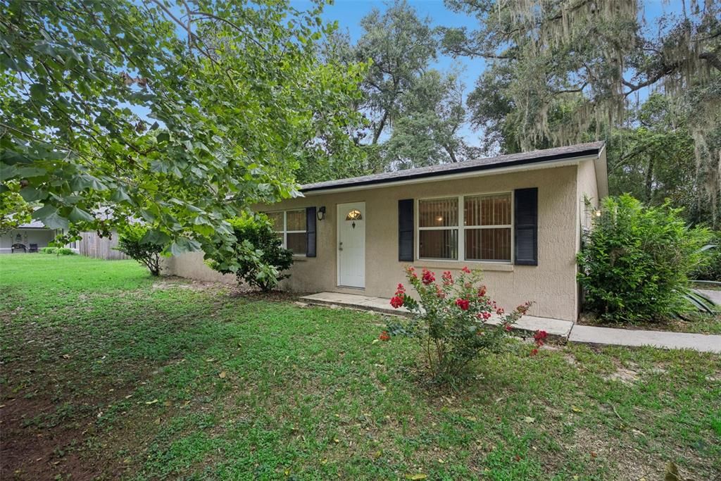 Activo con contrato: $269,000 (3 camas, 2 baños, 1512 Pies cuadrados)