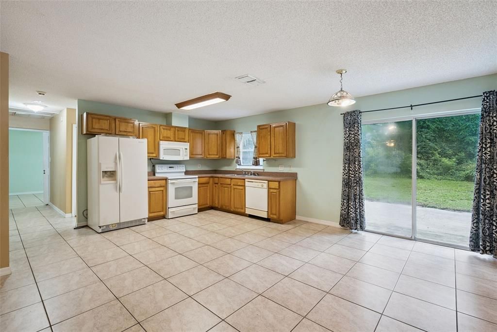 Activo con contrato: $269,000 (3 camas, 2 baños, 1512 Pies cuadrados)