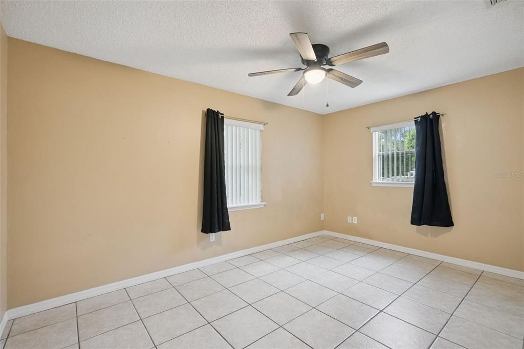 Activo con contrato: $269,000 (3 camas, 2 baños, 1512 Pies cuadrados)