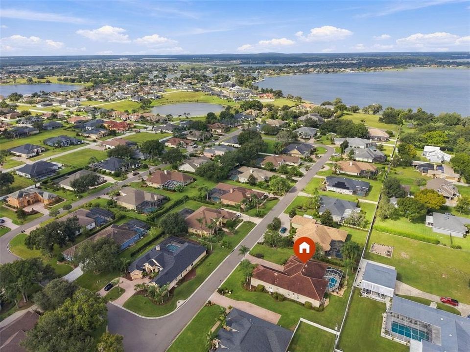 For Sale: $725,000 (5 beds, 3 baths, 2916 Square Feet)
