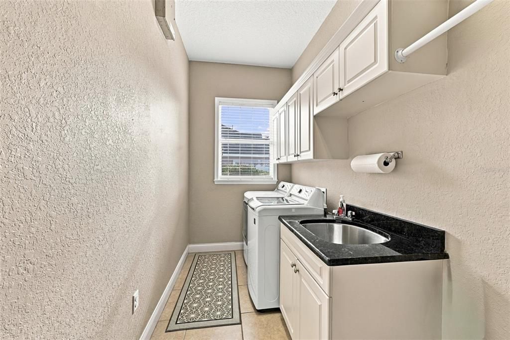 For Sale: $725,000 (5 beds, 3 baths, 2916 Square Feet)