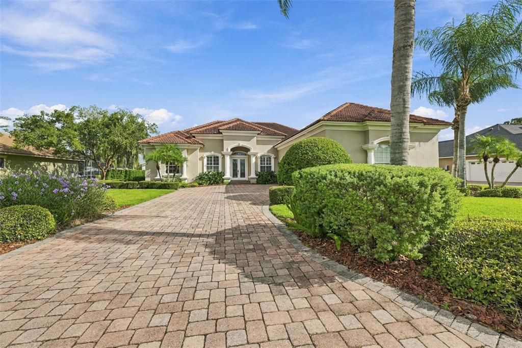 For Sale: $725,000 (5 beds, 3 baths, 2916 Square Feet)
