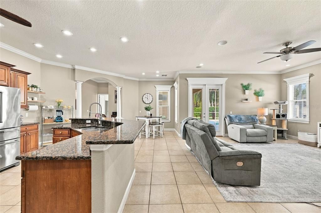 For Sale: $725,000 (5 beds, 3 baths, 2916 Square Feet)