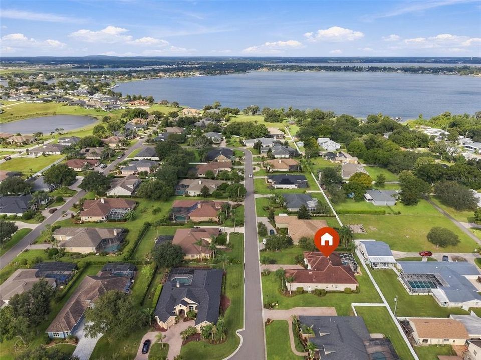 For Sale: $725,000 (5 beds, 3 baths, 2916 Square Feet)