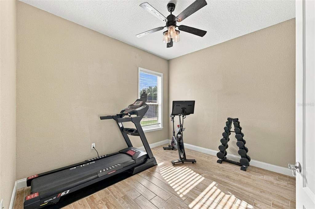 For Sale: $725,000 (5 beds, 3 baths, 2916 Square Feet)