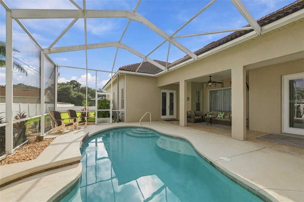 For Sale: $725,000 (5 beds, 3 baths, 2916 Square Feet)
