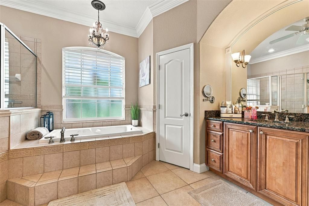 For Sale: $725,000 (5 beds, 3 baths, 2916 Square Feet)