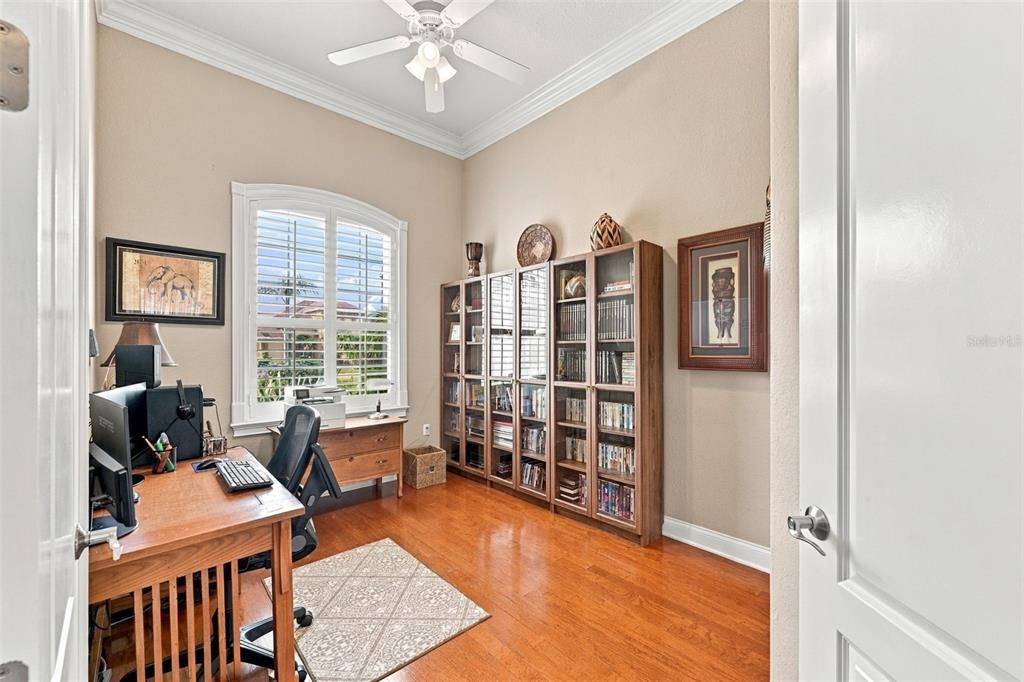 For Sale: $725,000 (5 beds, 3 baths, 2916 Square Feet)