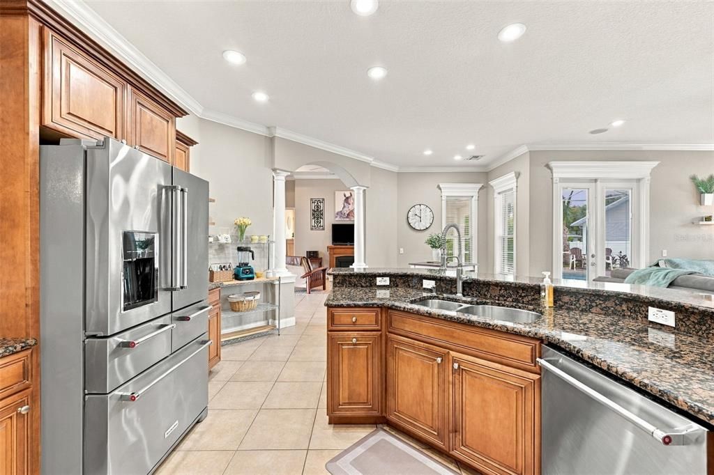For Sale: $725,000 (5 beds, 3 baths, 2916 Square Feet)