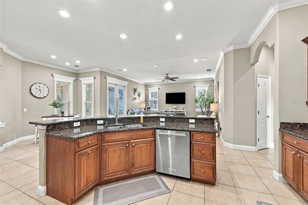 For Sale: $725,000 (5 beds, 3 baths, 2916 Square Feet)