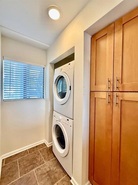 В аренду: $1,900 (2 спален, 2 ванн, 1095 Квадратных фут)