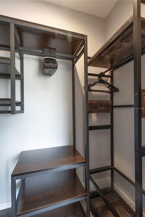 Active With Contract: $149,900 (2 beds, 2 baths, 1005 Square Feet)