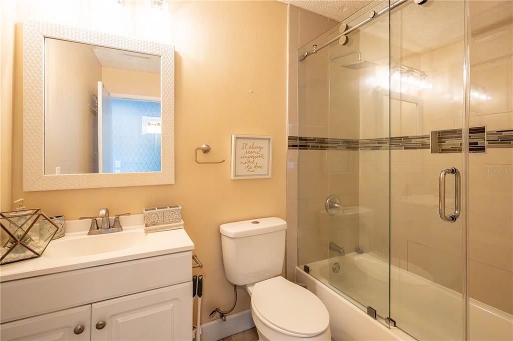 Active With Contract: $149,900 (2 beds, 2 baths, 1005 Square Feet)