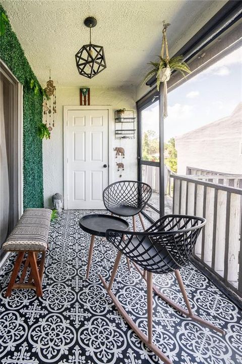 Active With Contract: $149,900 (2 beds, 2 baths, 1005 Square Feet)