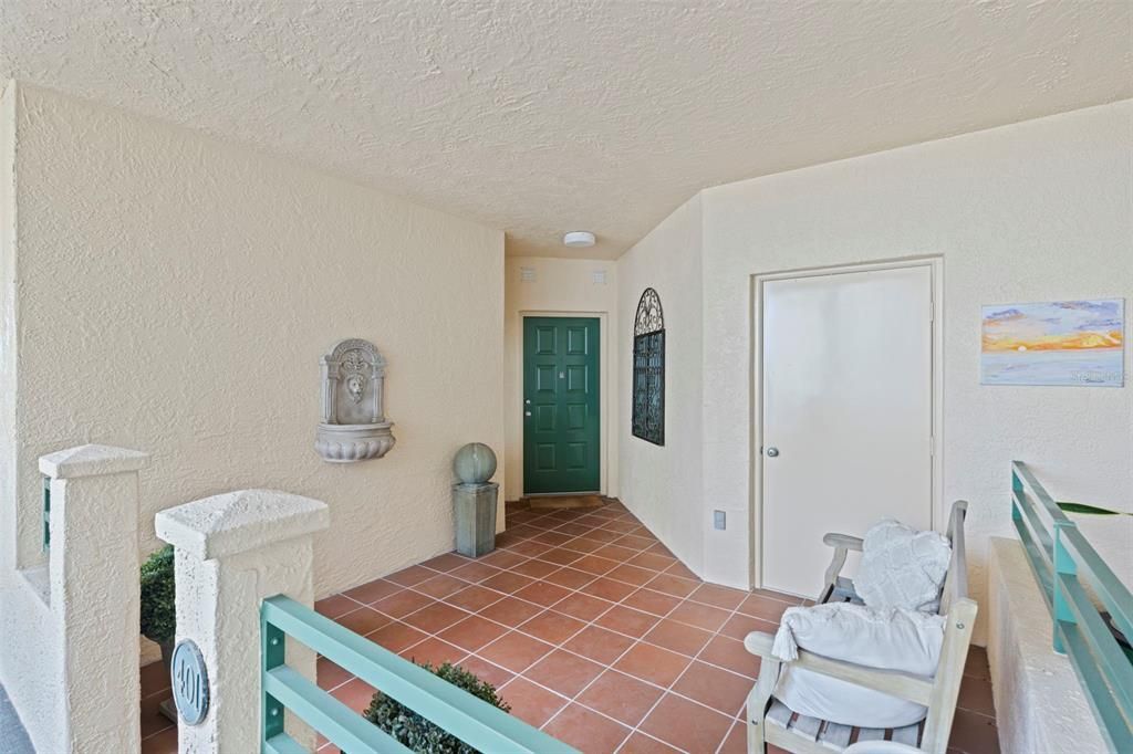 For Sale: $699,999 (2 beds, 2 baths, 1283 Square Feet)