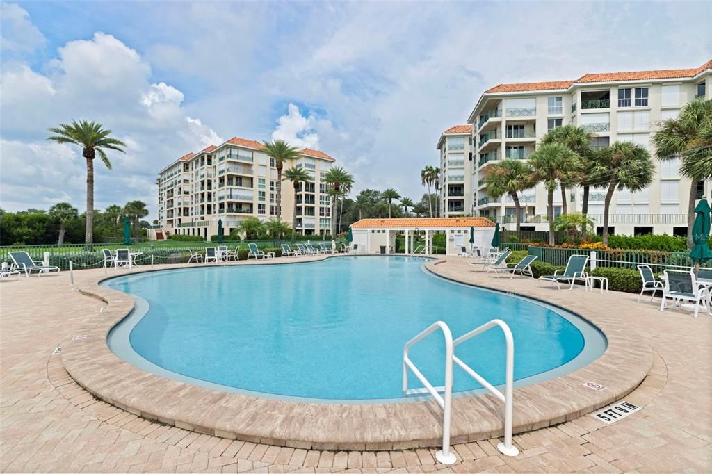 For Sale: $699,999 (2 beds, 2 baths, 1283 Square Feet)