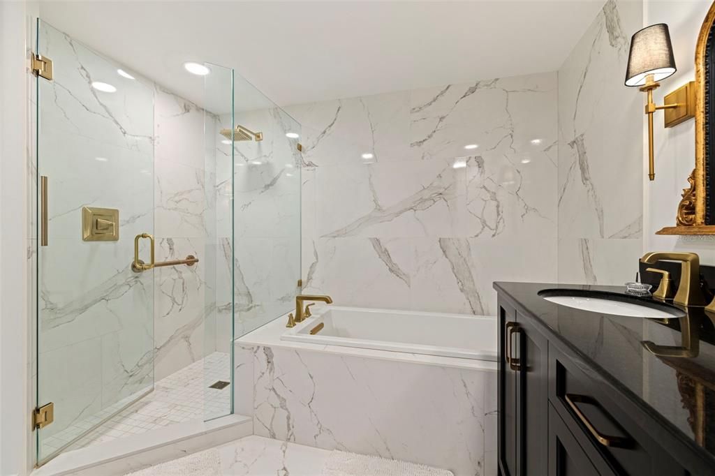 For Sale: $699,999 (2 beds, 2 baths, 1283 Square Feet)