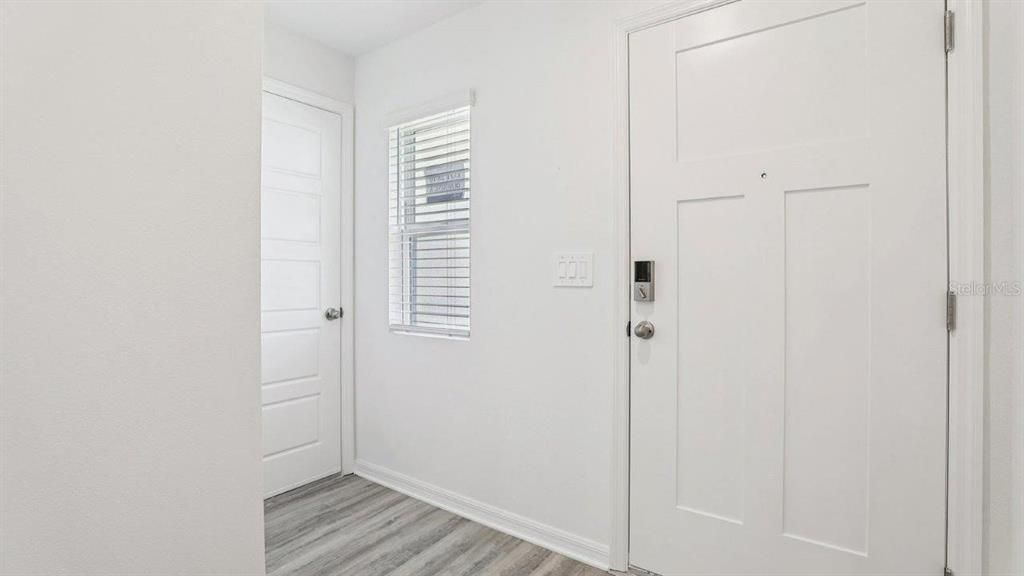 En Venta: $269,990 (3 camas, 2 baños, 1302 Pies cuadrados)