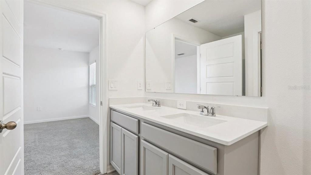 En Venta: $269,990 (3 camas, 2 baños, 1302 Pies cuadrados)