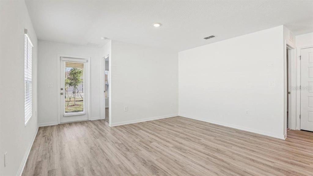 En Venta: $269,990 (3 camas, 2 baños, 1302 Pies cuadrados)
