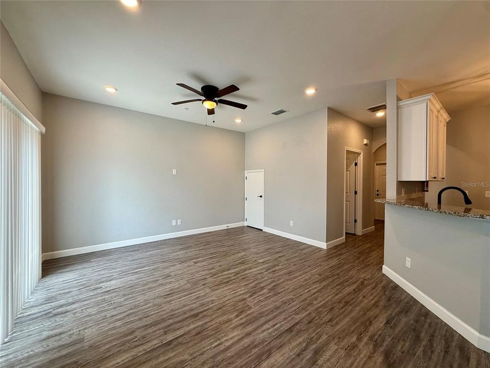 В аренду: $1,795 (2 спален, 2 ванн, 1425 Квадратных фут)