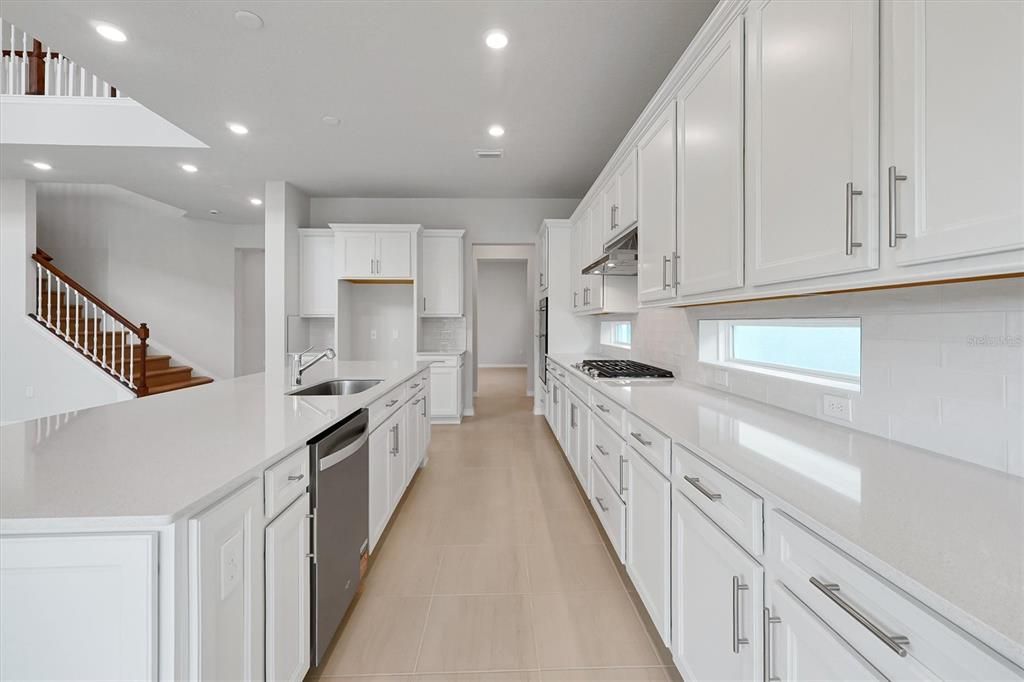 На продажу: $1,690,000 (4 спален, 4 ванн, 4030 Квадратных фут)
