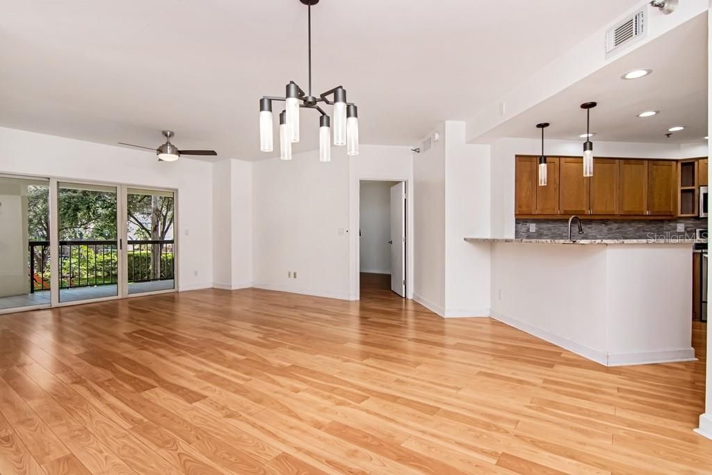 В аренду: $3,500 (3 спален, 2 ванн, 1368 Квадратных фут)