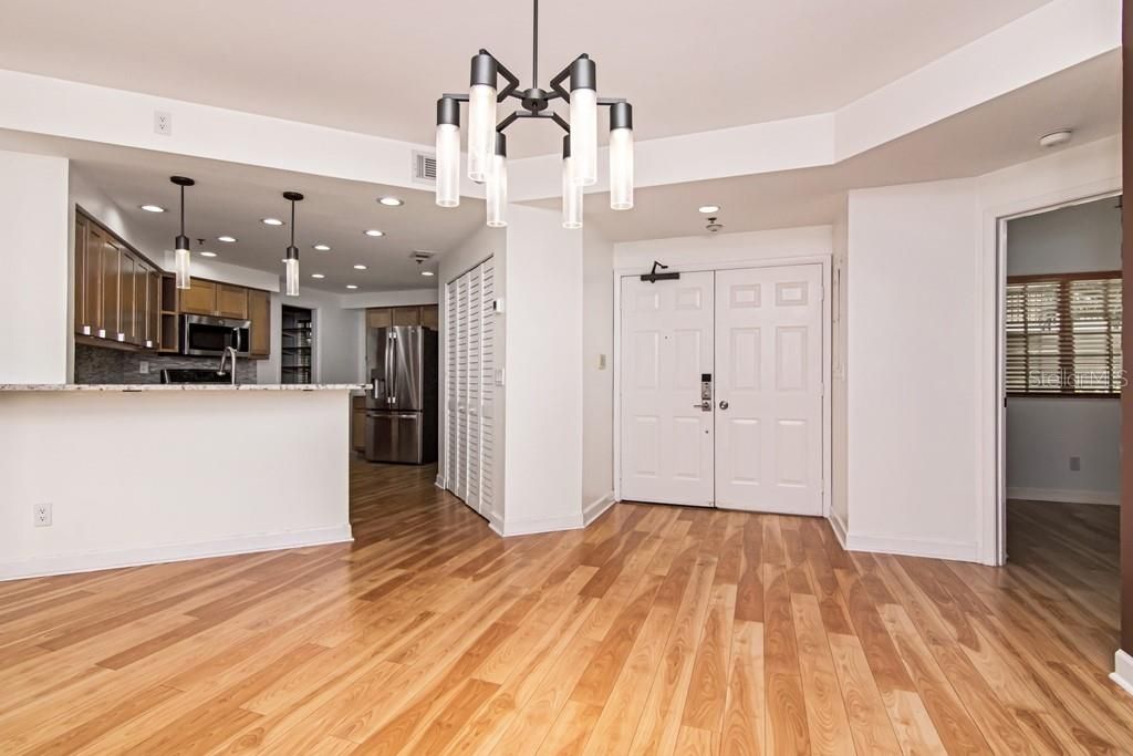 В аренду: $3,500 (3 спален, 2 ванн, 1368 Квадратных фут)