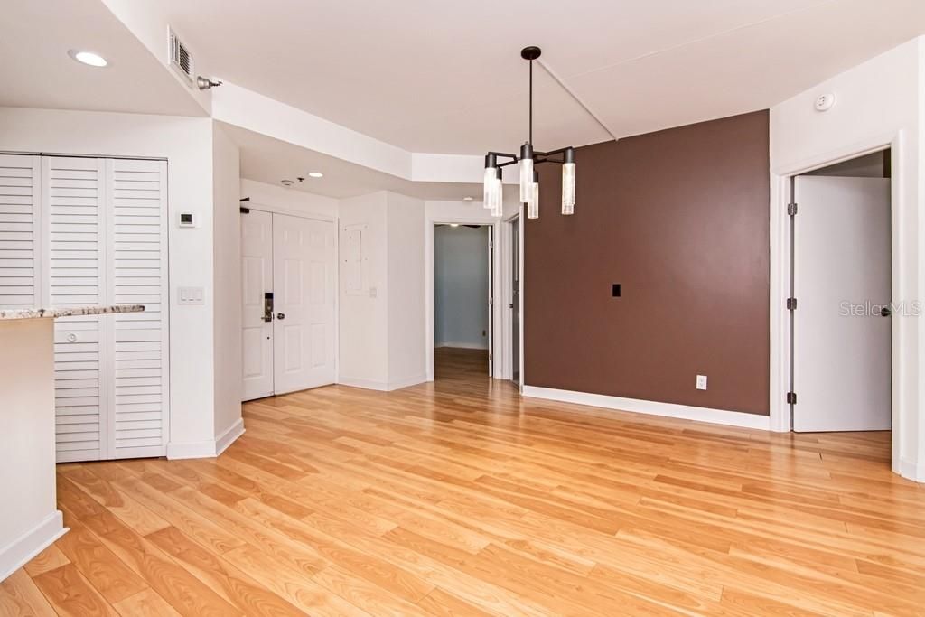 В аренду: $3,500 (3 спален, 2 ванн, 1368 Квадратных фут)