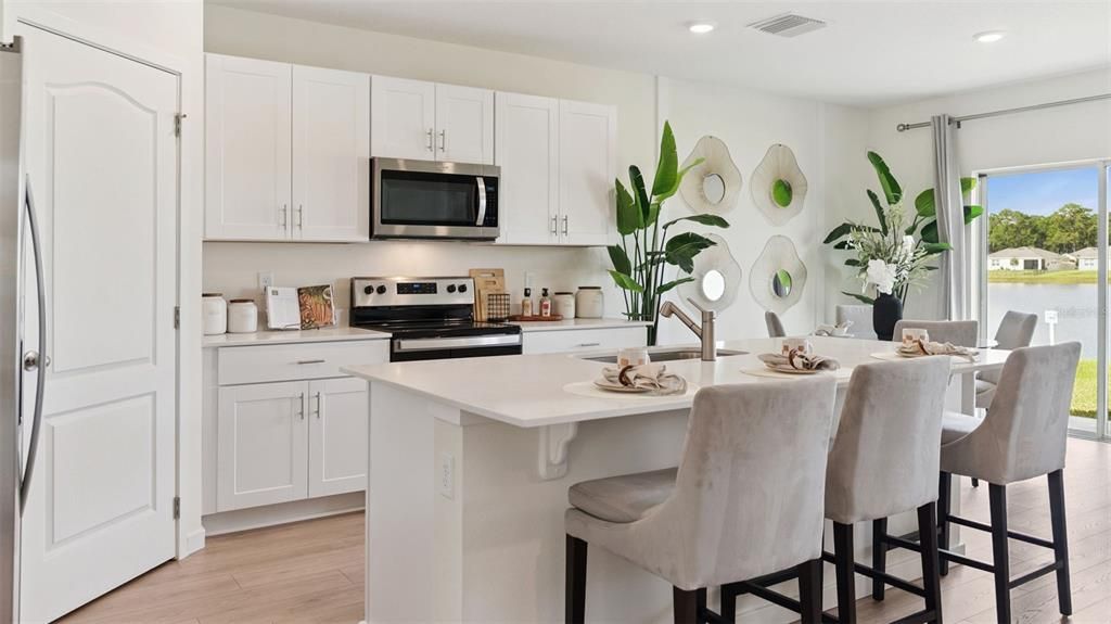 На продажу: $439,990 (5 спален, 3 ванн, 2601 Квадратных фут)