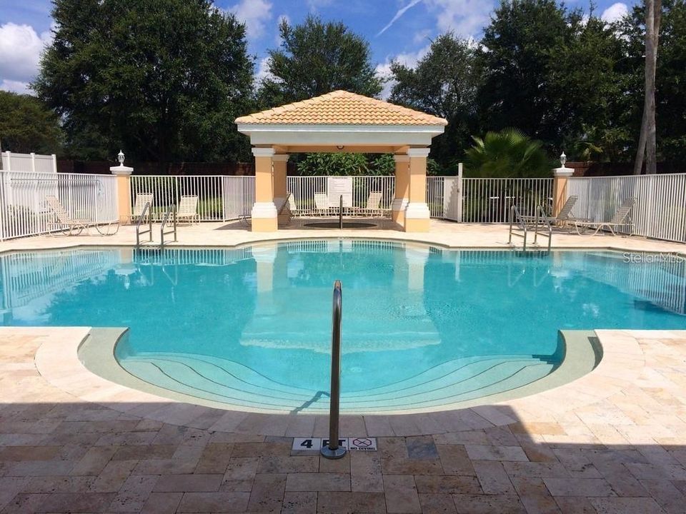 For Rent: $2,000 (3 beds, 2 baths, 1408 Square Feet)