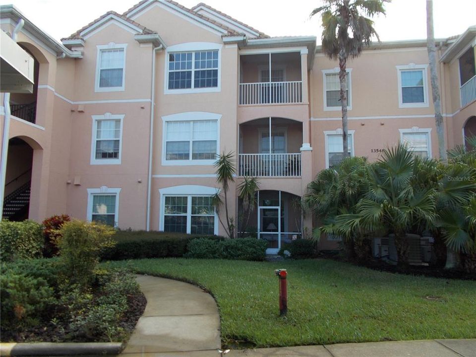 For Rent: $2,000 (3 beds, 2 baths, 1408 Square Feet)
