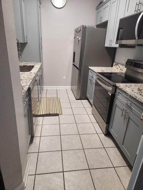 For Rent: $2,000 (3 beds, 2 baths, 1408 Square Feet)