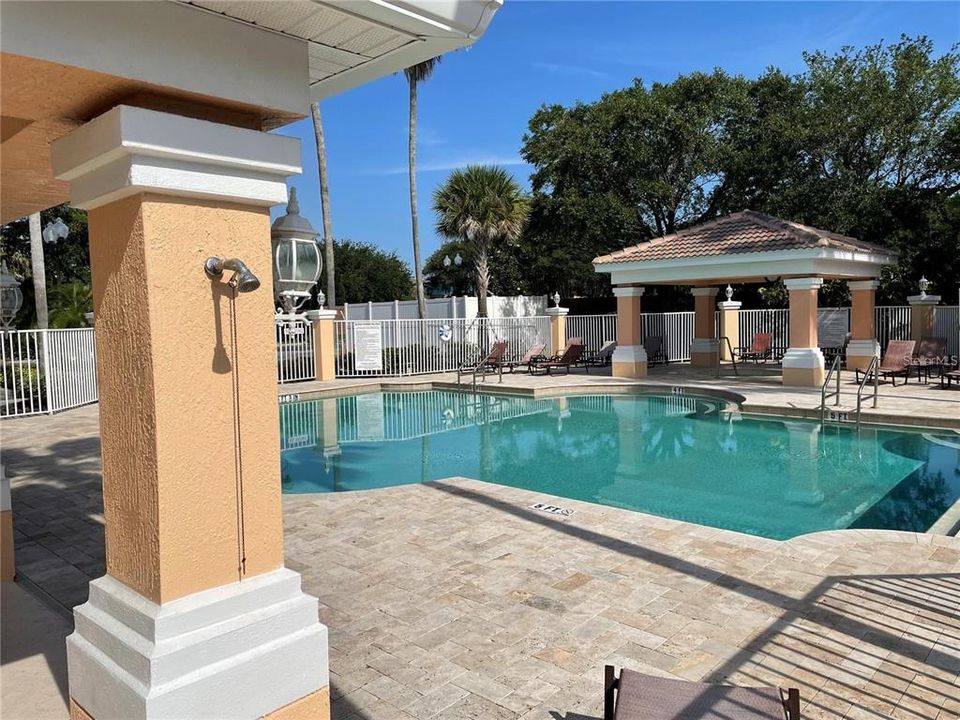 For Rent: $2,000 (3 beds, 2 baths, 1408 Square Feet)
