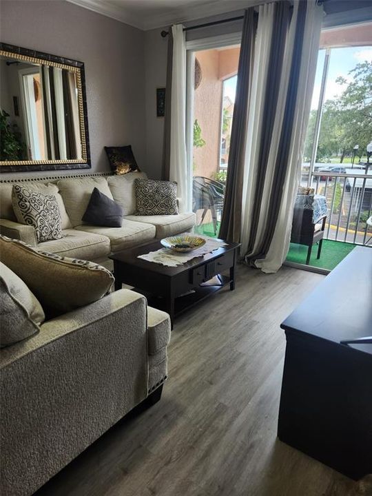 For Rent: $2,000 (3 beds, 2 baths, 1408 Square Feet)