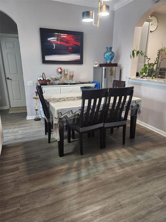 For Rent: $2,000 (3 beds, 2 baths, 1408 Square Feet)