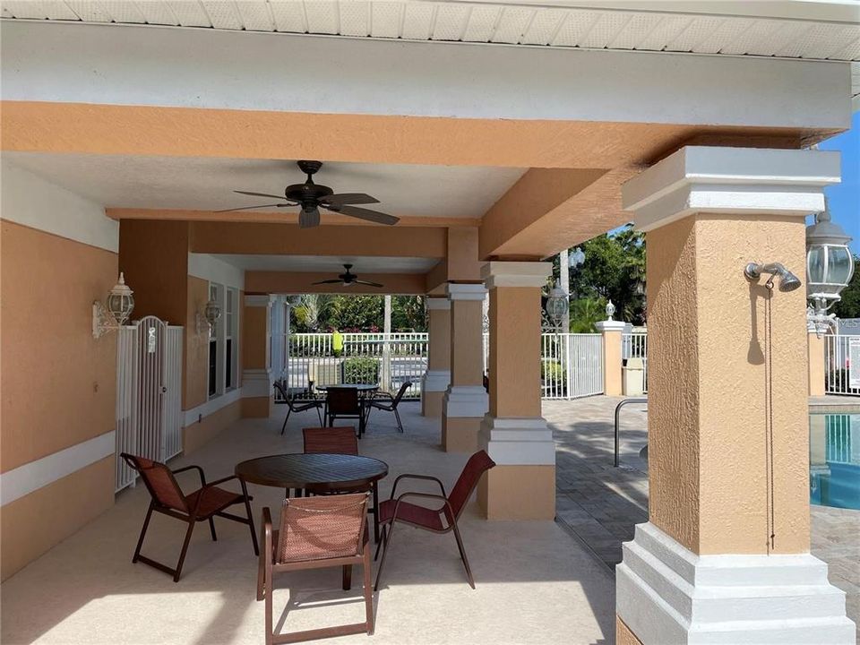 For Rent: $2,000 (3 beds, 2 baths, 1408 Square Feet)