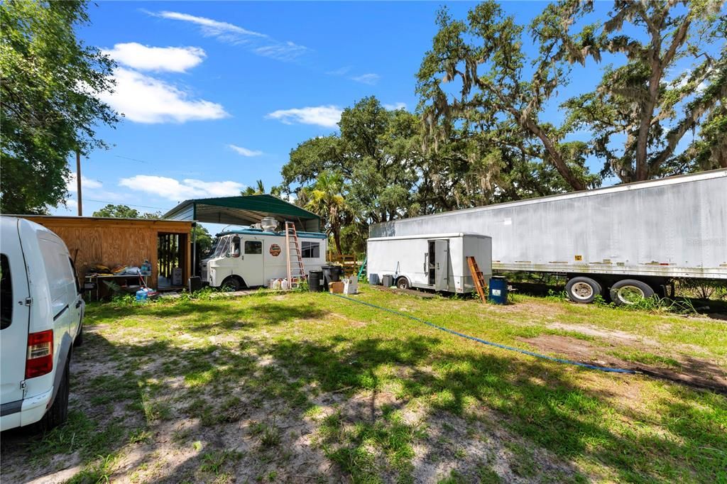 На продажу: $1,999,999 (3.85 acres)